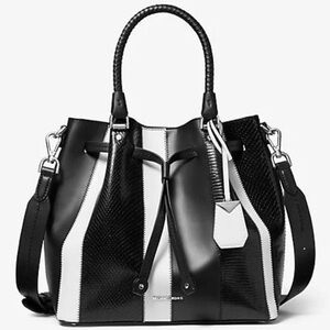 MICHAEL KORS BLAKELY MEDIUM STRIPED LEATHER BUCKET BAG